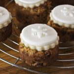 Mini Tropical Christmas Cakes - Maison Cupcake